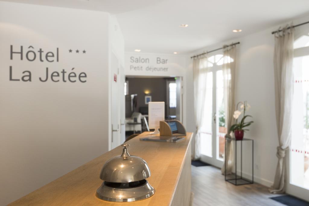 Hotel La Jetee Сен-Мартен-де-Ре Экстерьер фото